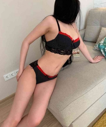 Мои услуги - настоящий коктейль из ярких эмоций: классический и расслабляющий массаж, возбуждающий стриптиз, а также эротический массаж и др.
Мои возможности безграничны, я готова исполнить все твои желания и фантазии. Со мной ты окажешься в ласковых руках и почувствуешь себя настоящим королем.
Мои клиенты ценят меня за ненавязчивость, профессионализм и индивидуальный подход. У меня есть отличные отзывы, которые подтверждают мою положительную репутацию.
Также в моих услугах входит сопровождение на мероприятиях и деловых встречах. Поверь, я точно знаю, как тебе помочь создать хорошее впечатление!
Заходи на мою страницу, чтобы увидеть фото и больше информации. Я готова воплотить в жизнь все твои мечты и предложить незабываемое время в Москве. Жду встречи! 💋 4786, 22 года